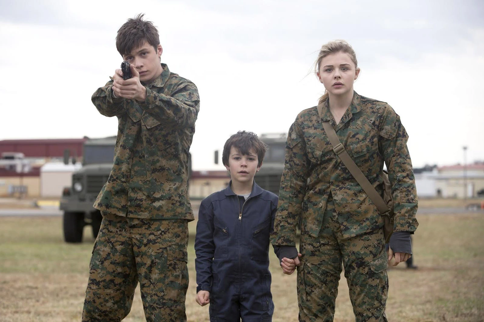 The 5th Wave (2016) - dystopian movie like Divergent