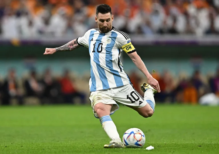Lionel Messi’s Secret Weapon: Why “Walking” for 10 Minutes is Pure Genius
